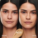 MAC Studio Radiance Serum Foundation NC25 30 ml - Fuktighetsgivende Glød
