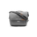 Peak Design Everyday Messenger V2 13" Ash. Klassisk og tilpasningsvennlig bag