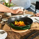 Staub Støpejerns Wok Med Lokk 30 Cm Grønn