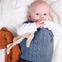 Bluum Strik Strikkevest Flette - garnpakke i Bluum Pure Eco Wool