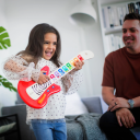 Baby Einstein av Hape Together in Tune Guitar™ Connected Magic Touch ™.