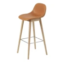 Muuto Fiber barstol høy Wood Base   75 cm   Refine Leather Cognac Oak