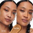 MAC Studio Radiance Serum-Powered Foundation NC44 - Fuktighetsgivende Flytende Base 30 ml
