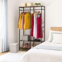 Åpen garderobe med hyller og skinne – Jern  og trefinish