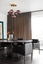 Design By Us Ballroom Molecule taklampe - messing base/lilla glass