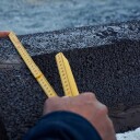 Beconor 2m Gul Meterstokk i Glassfiber – Håndverktøy for Nøyaktige Målinger