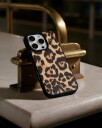 iDeal Of Sweden iPhone 17 Pro Vegan Leather Deksel Timeless Leo