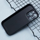 Trolsk Mobildeksel Kulfibermønster (iPhone 16 Pro)