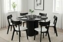 Juno spisegruppe 130 cm rund i svart med 6 Amelia spisestoler med pute   Svart/Beige