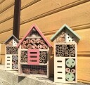 Hage stort Insekts hotell i lys grønn fra Arnøy