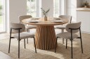 Spisegruppe Bark Peyra 120 220 cm Eik Greige bouclé/metallben svart  