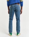 Regular fit jeans i stilren vask MID BLUE WORN IN 33/34