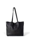 Re:Designed by Dixie Marlo Urban skulderveske i skinn Svart