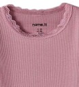 Name It Body I/e   Rib   Noos   NbfKab   Syrin   Name It   2 år (92)   Langermet Body   Rosa