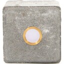 Light By Juhl betongfliser med Cosmos spotlights i messing 10x10x6 cm grå