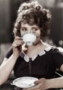 Drinking From Teacup Plakat Plakat / 50x70cm