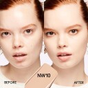MAC Studio Fix Fluid Foundation 30ml med SPF 15 for Fet og Kombinert Hud - Farge NW10