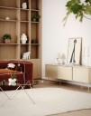 Decotique Vogue Mediabenk Med Ben 180 cm Sand / Sort