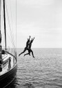 Jumping From a Boat Plakat Plakat / 70x100cm