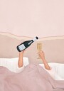 Champagne In Bed Plakat / 100x150