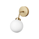 Other Brand Apiales vegglampe - svart/Opal