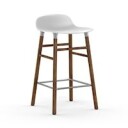 Normann Copenhagen Form Barstol 65 cm Hvit/Valnøtt