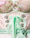 Lys Rosa Dirndl Oktoberfestkjole med Mingrønne Detaljer i Luksuskvalitet med Utformet Blomster på Forkle XXL