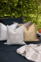Lama Gargano putetrekk 50x50 Beige med broderte gule firkanter