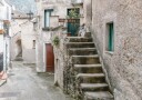 Charming Italian Village Path Plakat / 100x150