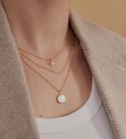 Design Letters Pearl Charm Gold A-Z - Gold - ONE SIZE