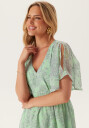 Bubbleroom Occasion Butterfly Sleeve Midi Dress Light green/Floral 40