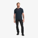 RevolutionRace Mission Logo T shirt Herre Deep Navy/Rusty Orange Størrelse:M   Herre > Overdeler > T skjorter