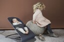 BabyBjörn Bliss Vippestol Vevet Klassisk Quilt Midnattsblå