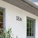 Beslagsboden Husnummer 8 i Svart Smijern med Festemateriell