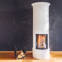 Brunner Skandinavian Classik hvit kakkelovn med krone og glassdør