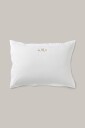 Staycation   Putevar for hotell Careful Monogram Hotel i bomullspercale   Hvit