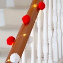 Talking Tables LED Girlander Pompoms Rød Hvit ILLUM-LIGHT-POM-RED