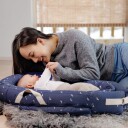 Voksi Baby Nest Premium - Poppy Blå, Flying