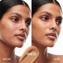 MAC Studio Radiance Serum-Powered Foundation NW35 30ml - Fuktighetsgivende med Glød