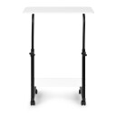 Laptopbord med hjul skrivebord ved siden av lenestol sofa ModernHome Hvit