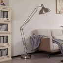 Lindby gulvlampe Leia, sølv, svingbar skjerm