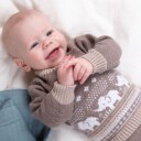 Bluum Strik Strikkegenser Elefantene bader - garnpakke i Bluum Soft Merino Ull