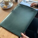 Philbert, Philbert UltraSlim Vegansk Skinn Sleeve m. Stropp til MacBook / Laptop 15" (35,5 x 25 x 2 cm) - Grønn