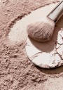 Crushed Compact Powder Soft Brush Flatlay Plakat Plakat / 50x70cm