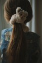 Konges Sløjd Kitty Hårstrikk med Pelsdetalj