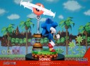 First 4 Figures Sonic the Hedgehog Samlefigur med justerbar Star Post - 27 cm PVC