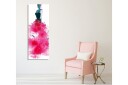 Lerretsbilde Elegant kvinne i en fargerik kjole Mørk blå / Cerise / Rosa