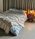 HDNula Sengeteppe 250x250 cm Mørkerød / Off white